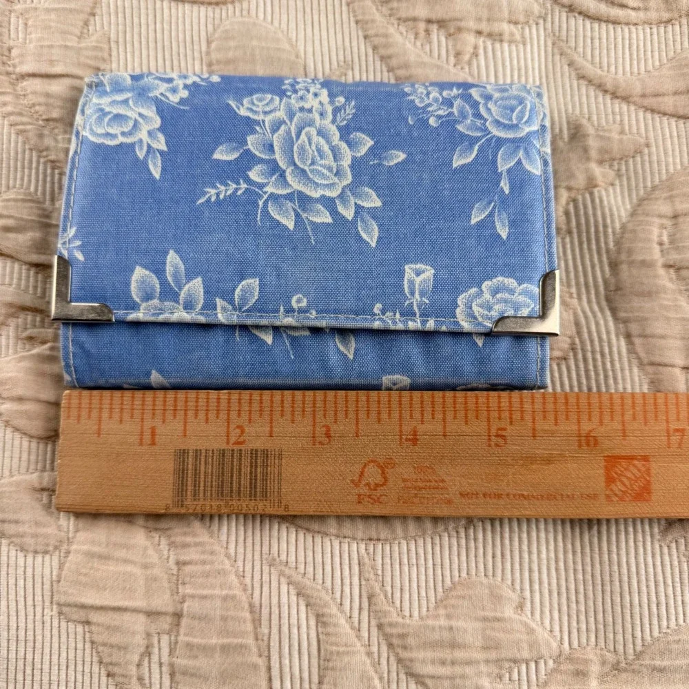 Vintage Blue Floral Rose Accordion Wallet Kiss Lock Snap Closure Canvas Cottage